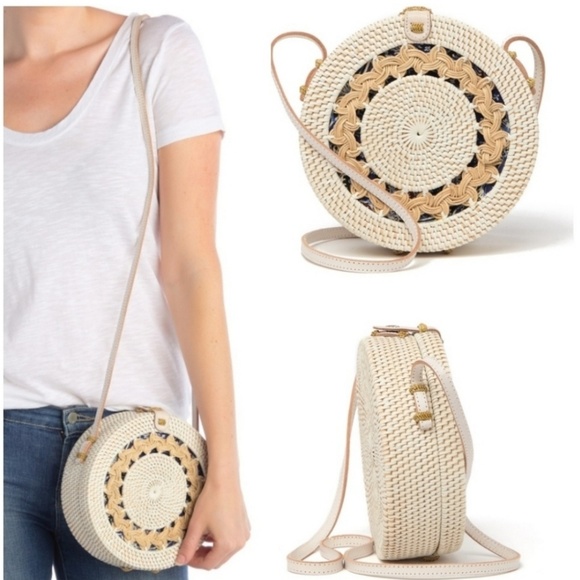 Pink Haley| Flores Vacay Crossbody Bag in White - Picture 1 of 8
